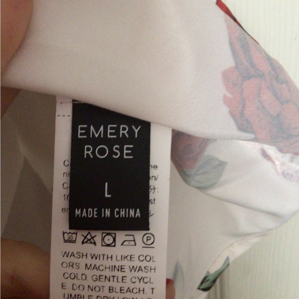 Floral Halter Top - Picture 3 of 7